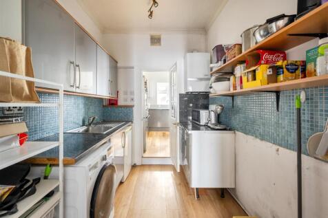 Wadham Avenue, E17