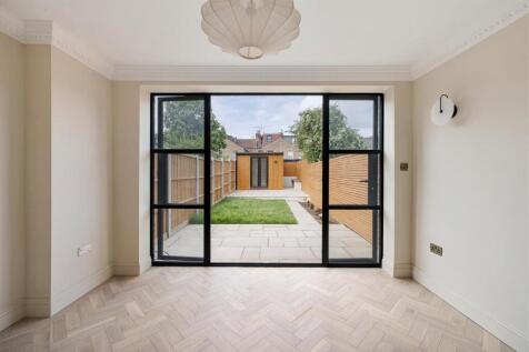 Somerset Road, E17