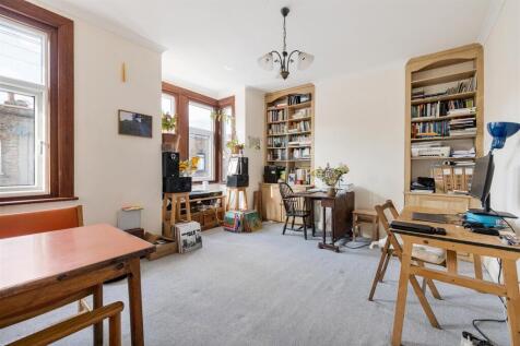 Primrose Road, E10
