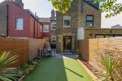 Brookfield Avenue, E17