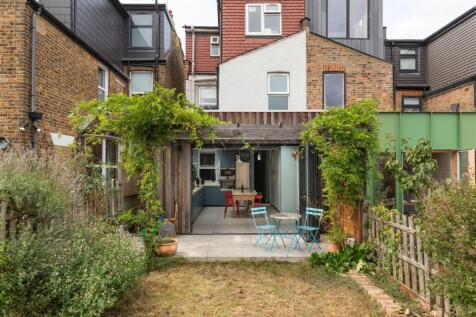 St. Johns Road, E17