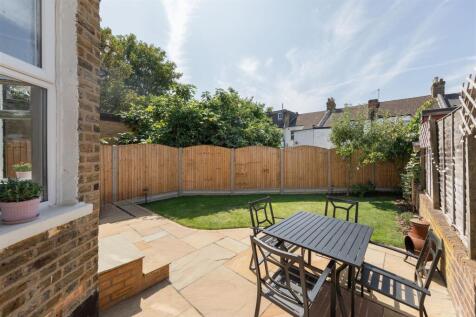 Francis Road, E10
