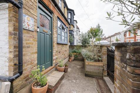 Murchison Road, E10