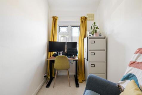 Lewis Avenue, E17