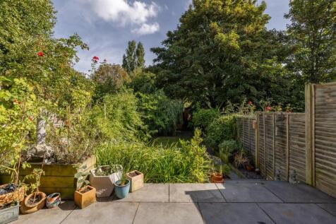 Lewis Avenue, E17