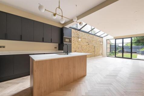 Kitchen-1.jpg 9