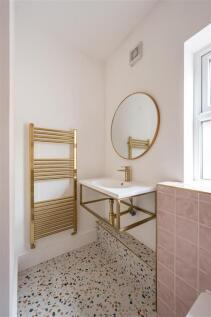 Bathroom-3.jpg