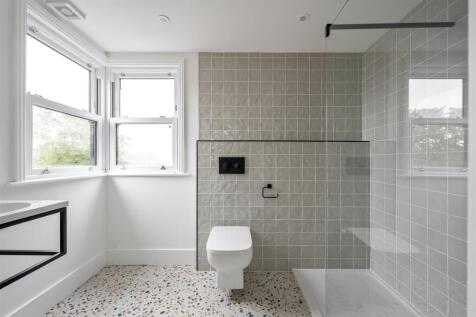 Loft-Bedroom-Ensuite-1.jpg