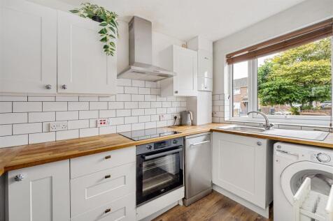 Marconi Rd, E10