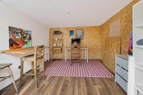 Marconi Rd, E10