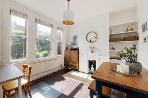 Theydon Street E17