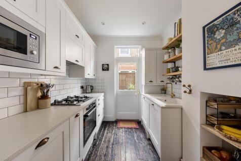 Theydon Street E17