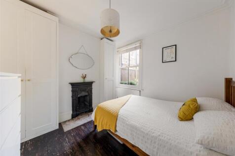 Theydon Street E17