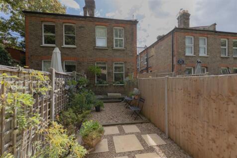 Theydon Street E17
