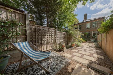 Theydon Street E17