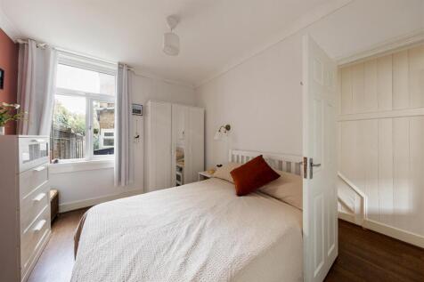 Francis Road, E10