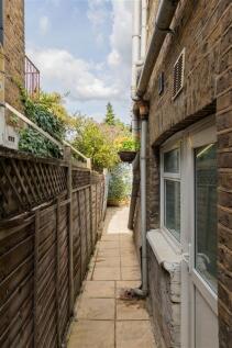 Francis Road, E10