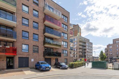 Troubridge Square, E17