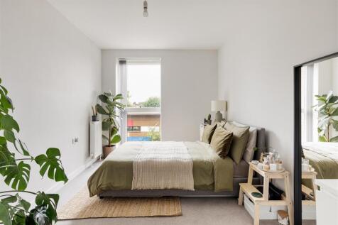 Mission Grove, E17
