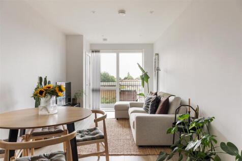 Mission Grove, E17