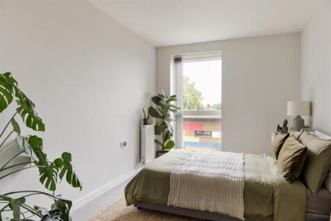 Mission Grove, E17