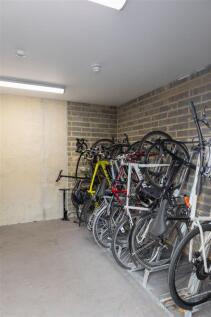 Mission Grove, E17