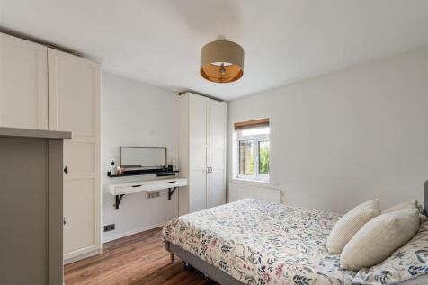 Victoria Road, E17