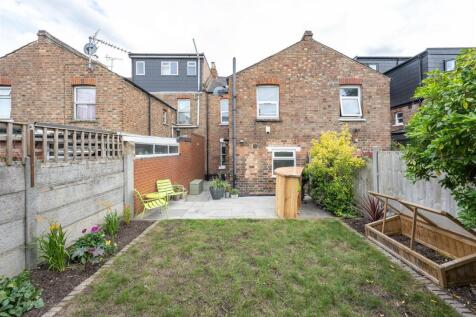 Albert Road, E17