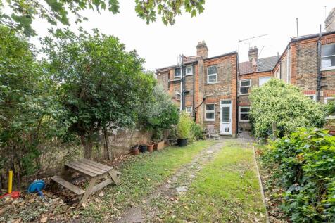 Carr Road, E17