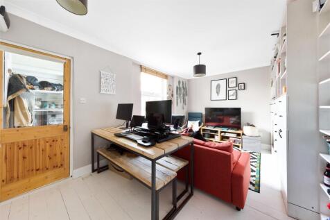 Lansdowne Drive, E8