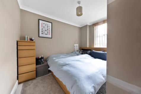 Lansdowne Drive, E8