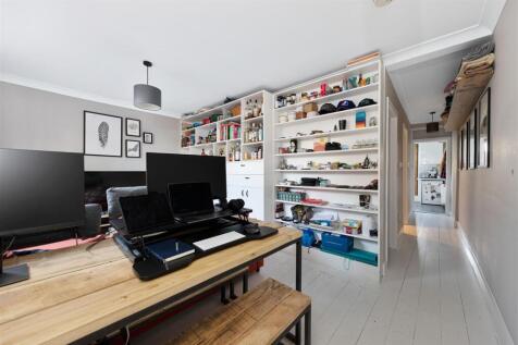 Lansdowne Drive, E8