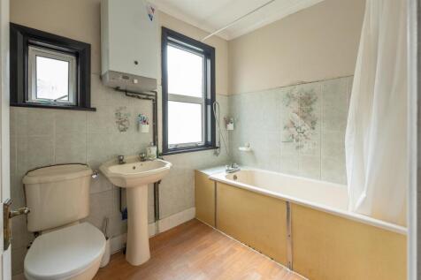 Bathroom.jpg
