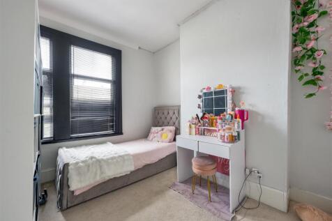 First-Bedroom-3.jpg