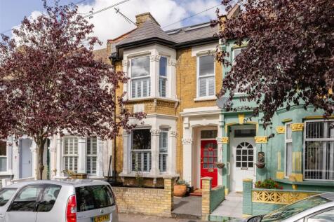 Second Ave, E17