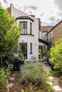 Second Ave, E17