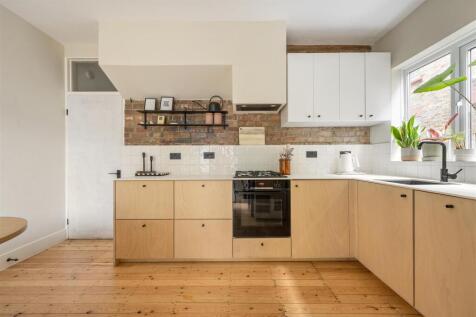 Lea Bridge Road, E10