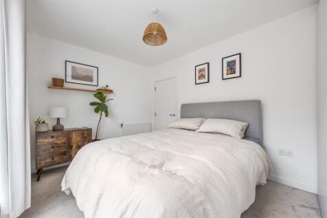 Clarkson Crescent, E17