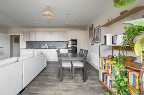 Clarkson Crescent, E17
