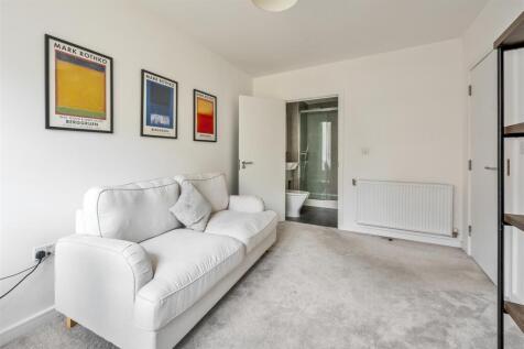 Clarkson Crescent, E17