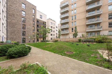Clarkson Crescent, E17