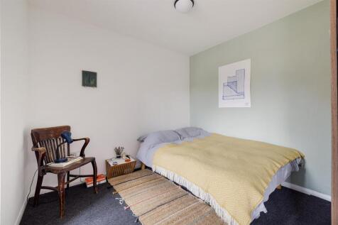 Green Pond Close, E17