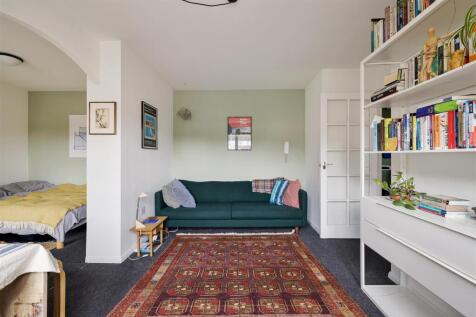 Green Pond Close, E17