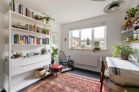 Green Pond Close, E17