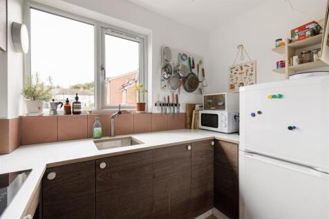 Green Pond Close, E17