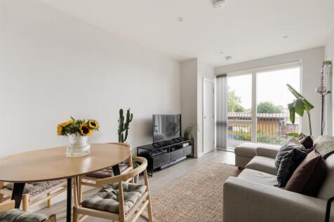 Mission Grove, E17