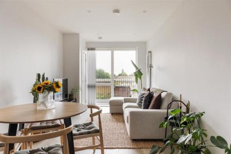 Mission Grove, E17