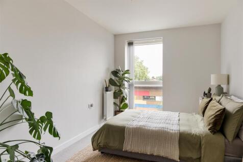 Mission Grove, E17