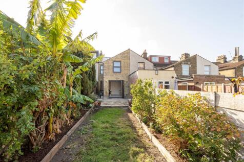 Albert Road, E17