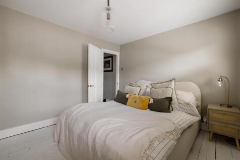 Barclay Road E17